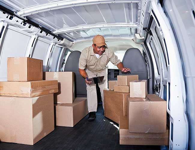 International Courier Service in Vile Parle